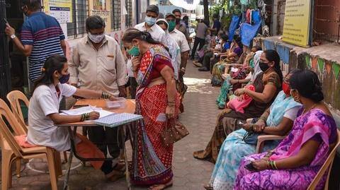 केरल: वैक्सीनेशन फंड के लिए सोशल मीडिया पर चलाया अभियान, CMDRF में जमा हुए 50 लाख केरल: वैक्सीनेशन फंड के लिए सोशल मीडिया पर चलाया अभियान, CMDRF में जमा हुए 50 लाख