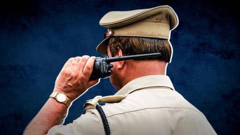 हैदराबाद: गांजा और ड्रग्स चैट की जांच के लिए लोगों के मोबाइल फोन खंगाल रही पुलिस हैदराबाद: गांजा और ड्रग्स चैट की जांच के लिए लोगों के मोबाइल फोन खंगाल रही पुलिस