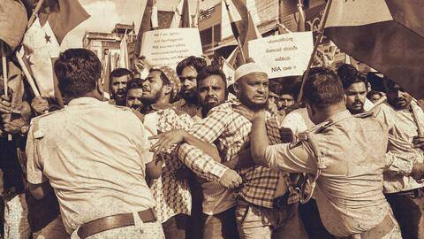 PFI के ठिकानों पर छापेमारी का दूसरा दौर जारी, 170 से अधिक लोग गिरफ्तार PFI के ठिकानों पर छापेमारी का दूसरा दौर जारी, 170 से अधिक लोग गिरफ्तार