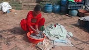 कपड़ों को नया जैसा बनाए रखने के लिए अपनाएं ये तरीके, दिखेंगे अच्छे