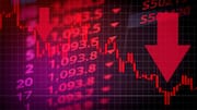 शेयर बाजार: सेंसेक्स में 700 अंकों की गिरावट, निफ्टी 25,500 के नीचे लुढ़का