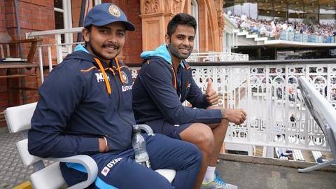 इंग्लैंड बनाम भारत: क्वारंटाइन पूरा करके भारतीय दल से जुड़े पृथ्वी शॉ और सूर्यकुमार यादव इंग्लैंड बनाम भारत: क्वारंटाइन पूरा करके भारतीय दल से जुड़े पृथ्वी शॉ और सूर्यकुमार यादव