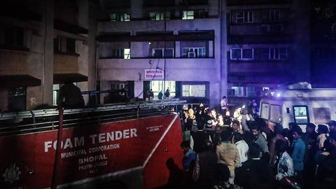 मध्य प्रदेश: भोपाल के कमला नेहरू अस्पताल में आग लगने से 4 बच्चों की मौत मध्य प्रदेश: भोपाल के कमला नेहरू अस्पताल में आग लगने से 4 बच्चों की मौत