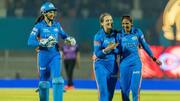 WPL 2023: मुंबई इंडियंस ने गुजरात जायंट्स को हराकर प्लेऑफ में किया प्रवेश, लगातार पांचवीं जीत