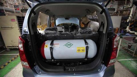 पुरानी गाड़ियों में लगा सकेंगे CNG और LPG किट, जल्द मंजूरी दे सकता है केंद्र पुरानी गाड़ियों में लगा सकेंगे CNG और LPG किट, जल्द मंजूरी दे सकता है केंद्र