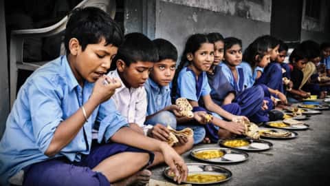 मिड डे मील योजना के तहत आने वाले बच्चों को 100-100 रुपये देगी सरकार मिड डे मील योजना के तहत आने वाले बच्चों को 100-100 रुपये देगी सरकार