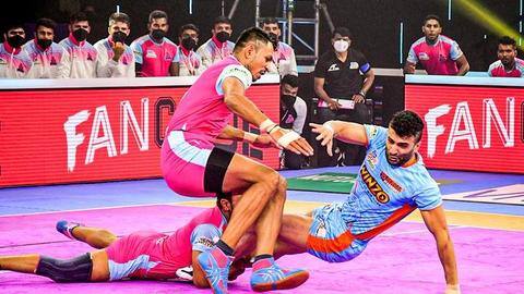 प्रो कबड्डी लीग 2021-22: बंगाल ने जयपुर को हराया, पटना ने लगाई जीत की हैट्रिक प्रो कबड्डी लीग 2021-22: बंगाल ने जयपुर को हराया, पटना ने लगाई जीत की हैट्रिक