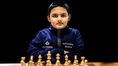 12 साल के अभिमन्यु मिश्रा ने शतरंज में रचा इतिहास, बने सबसे युवा ग्रैंडमास्टर 12 साल के अभिमन्यु मिश्रा ने शतरंज में रचा इतिहास, बने सबसे युवा ग्रैंडमास्टर