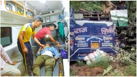 उत्तराखंड: चार धामा यात्रा पर जा रही बस खाई में गिरी, 26 तीर्थयात्रियों की मौत उत्तराखंड: चार धामा यात्रा पर जा रही बस खाई में गिरी, 26 तीर्थयात्रियों की मौत