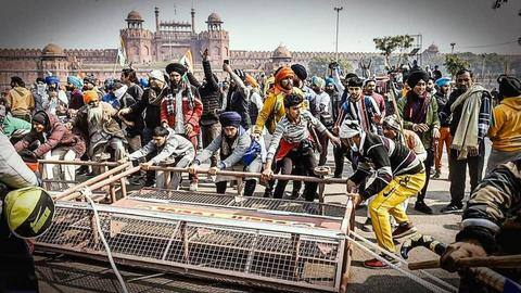 दिल्ली ट्रैक्टर रैली में गिरफ्तार प्रत्येक प्रदर्शनकारी को दो लाख रुपये देगी पंजाब सरकार दिल्ली ट्रैक्टर रैली में गिरफ्तार प्रत्येक प्रदर्शनकारी को दो लाख रुपये देगी पंजाब सरकार