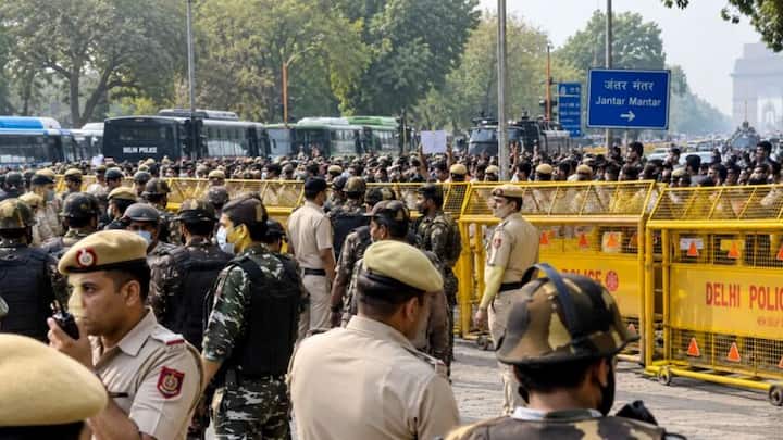 #NewsBytesExplainer: क्या भारत में होने वाले प्रदर्शन में शामिल हो सकते हैं विदेशी नागरिक?
