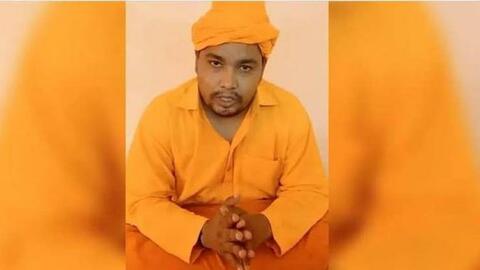 उत्तर प्रदेश: मुस्लिम महिलाओं के रेप की धमकी देने के आरोपी बजरंग मुनि गिरफ्तार उत्तर प्रदेश: मुस्लिम महिलाओं के रेप की धमकी देने के आरोपी बजरंग मुनि गिरफ्तार