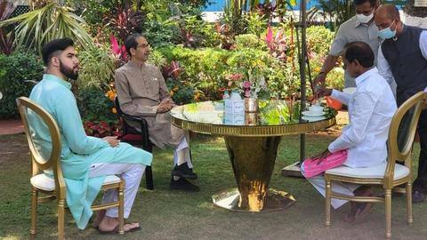 तेलंगाना के मुख्यमंत्री का उद्धव ठाकरे के साथ लंच, शरद पवार से भी मिलेंगे तेलंगाना के मुख्यमंत्री का उद्धव ठाकरे के साथ लंच, शरद पवार से भी मिलेंगे