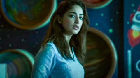 यामी ने 16 बच्चों को बनाया बंधक, फिल्म 'ए थर्सडे' का ट्रेलर रिलीज यामी ने 16 बच्चों को बनाया बंधक, फिल्म 'ए थर्सडे' का ट्रेलर रिलीज