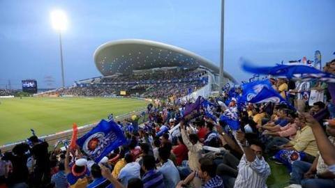 IPL 2021: बचे हुए मैचों के लिए दर्शकों की हो सकती है स्टेडियम में एंट्री- रिपोर्ट IPL 2021: बचे हुए मैचों के लिए दर्शकों की हो सकती है स्टेडियम में एंट्री- रिपोर्ट