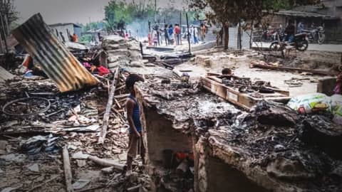 बिहार: पूर्णिया में महादलितों की बस्ती जलाई गई, अब तक दो आरोपी गिरफ्तार बिहार: पूर्णिया में महादलितों की बस्ती जलाई गई, अब तक दो आरोपी गिरफ्तार