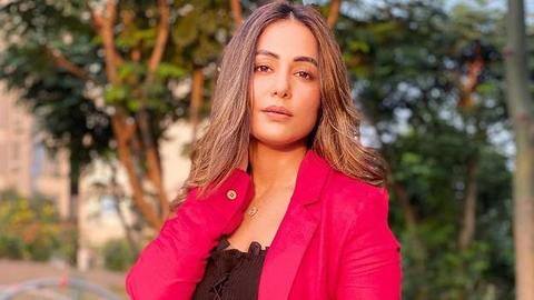 कोरोना संक्रमित हुईं अभिनेत्री हिना खान, कुछ दिन पहले हुआ था पिता का निधन कोरोना संक्रमित हुईं अभिनेत्री हिना खान, कुछ दिन पहले हुआ था पिता का निधन