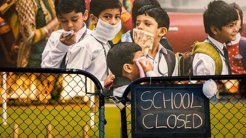 दिल्ली: सरकारी स्कूलों के 85 प्रतिशत छात्रों का वैक्सीनेशन, सरकार ने दिए स्कूल खोलने के संकेत दिल्ली: सरकारी स्कूलों के 85 प्रतिशत छात्रों का वैक्सीनेशन, सरकार ने दिए स्कूल खोलने के संकेत