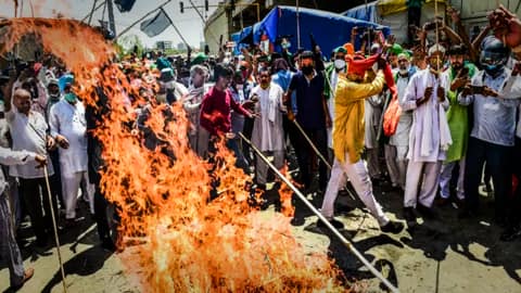 किसान आंदोलन को छह महीने पूरे, किसानों ने मनाया 'काला दिवस' किसान आंदोलन को छह महीने पूरे, किसानों ने मनाया 'काला दिवस'