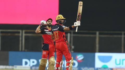 RCB बनाम RR: देवदत्त पडिक्कल के शतक से बैंगलोर ने जीता मैच, बने ये रिकार्ड्स RCB बनाम RR: देवदत्त पडिक्कल के शतक से बैंगलोर ने जीता मैच, बने ये रिकार्ड्स