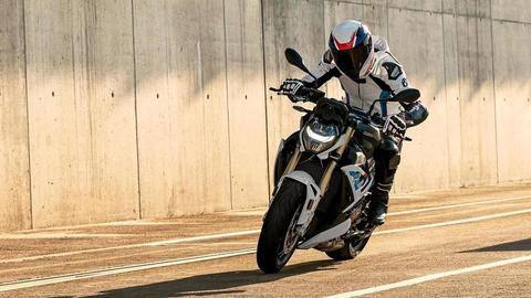 भारत में शुरू हुई BMW S 1000 R की डिलीवरी, बाइक में हैं कई अपडेटेड फीचर्स भारत में शुरू हुई BMW S 1000 R की डिलीवरी, बाइक में हैं कई अपडेटेड फीचर्स