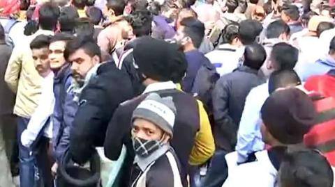 मध्य प्रदेश: 15 पदों के लिए जमा हुए 11,000 लोग, पोस्ट-ग्रेजुएट और MBA तक लाइन में मध्य प्रदेश: 15 पदों के लिए जमा हुए 11,000 लोग, पोस्ट-ग्रेजुएट और MBA तक लाइन में