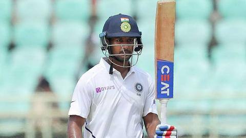 मुंबई टेस्ट: फील्डिंग करने नहीं उतरे मयंक और गिल, BCCI ने दिया बड़ा अपडेट मुंबई टेस्ट: फील्डिंग करने नहीं उतरे मयंक और गिल, BCCI ने दिया बड़ा अपडेट