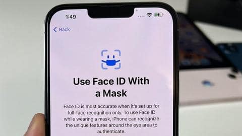 मास्क के साथ भी काम करेगी फेस ID, ऐपल यूजर्स को मिलने लगा iOS 15.4 अपडेट मास्क के साथ भी काम करेगी फेस ID, ऐपल यूजर्स को मिलने लगा iOS 15.4 अपडेट