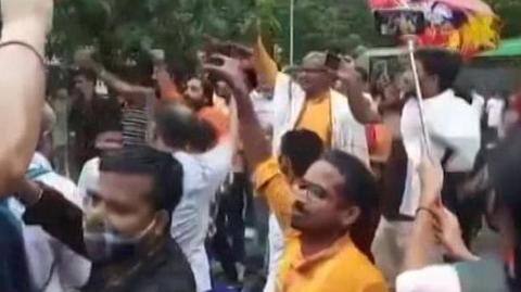 दिल्ली: जंतर-मंतर पर लगाए गए मुस्लिम विरोधी नारे, पुलिस ने दर्ज की FIR दिल्ली: जंतर-मंतर पर लगाए गए मुस्लिम विरोधी नारे, पुलिस ने दर्ज की FIR