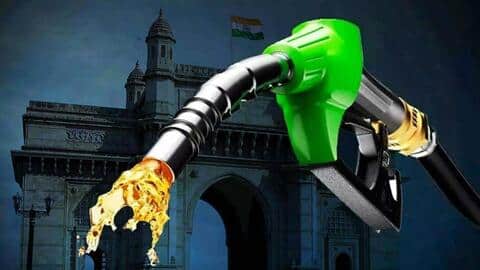 पेट्रोल-डीजल के टैक्स में कटौती की भरपाई के लिए 1 लाख करोड़ का कर्ज लेगी सरकार पेट्रोल-डीजल के टैक्स में कटौती की भरपाई के लिए 1 लाख करोड़ का कर्ज लेगी सरकार