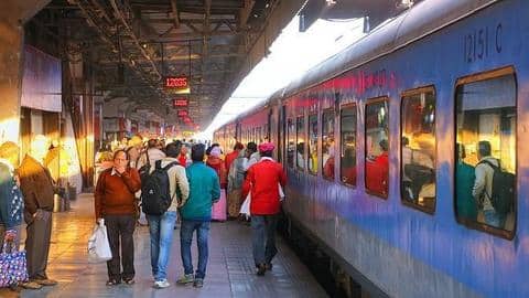 कोरोना संक्रमण की दूसरी लहर में जारी रहेगा ट्रेनों का संचालन, रेलवे ने दिया बड़ा बयान कोरोना संक्रमण की दूसरी लहर में जारी रहेगा ट्रेनों का संचालन, रेलवे ने दिया बड़ा बयान