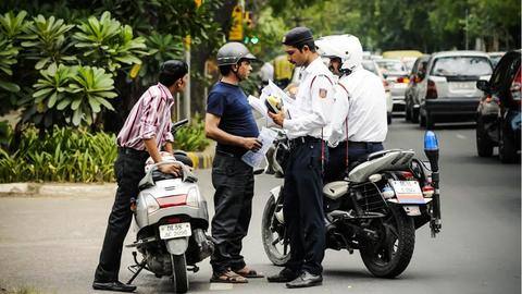 घर बैठे हुए भी भर सकते हैं गाड़ी का ई-चालान, ये है आसान तरीका घर बैठे हुए भी भर सकते हैं गाड़ी का ई-चालान, ये है आसान तरीका
