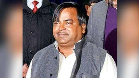 चित्रकूट गैंगरेप मामला: पूर्व मंत्री गायत्री प्रजापति सहित तीन दोषियों को उम्रकैद की सजा चित्रकूट गैंगरेप मामला: पूर्व मंत्री गायत्री प्रजापति सहित तीन दोषियों को उम्रकैद की सजा