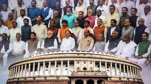 राज्यसभा से रिटायर हो रहे 72 सदस्य, प्रधानमंत्री मोदी की मौजूदगी में दी गई विदाई राज्यसभा से रिटायर हो रहे 72 सदस्य, प्रधानमंत्री मोदी की मौजूदगी में दी गई विदाई