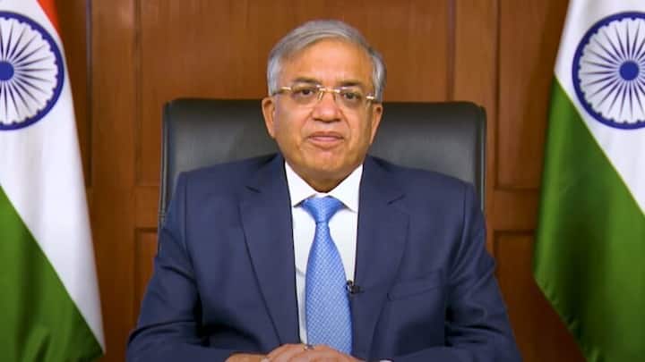 #NewsBytesExplainer: क्या मुख्य चुनाव आयुक्त को पद से हटाया जा सकता है?
