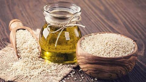 सेहत के लिए बहुत लाभदायक है तिल का तेल, ये हैं इसके फायदे सेहत के लिए बहुत लाभदायक है तिल का तेल, ये हैं इसके फायदे