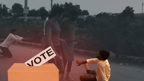 राजस्थान: छात्रसंघ चुनाव में वोट के लिए पैरों पर गिरे छात्रनेता, वीडियो वायरल राजस्थान: छात्रसंघ चुनाव में वोट के लिए पैरों पर गिरे छात्रनेता, वीडियो वायरल