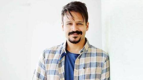 विवेक ओबेरॉय ने साधा बॉलीवुड पर निशाना, बोले- टैलेंट से ज्यादा सरनेम की पूछ होती है विवेक ओबेरॉय ने साधा बॉलीवुड पर निशाना, बोले- टैलेंट से ज्यादा सरनेम की पूछ होती है