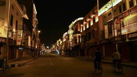 उत्तर प्रदेश: कई जिलों में लगाया गया नाइट कर्फ्यू, 30 अप्रैल तक बंद रहेंगे स्कूल-कॉलेज उत्तर प्रदेश: कई जिलों में लगाया गया नाइट कर्फ्यू, 30 अप्रैल तक बंद रहेंगे स्कूल-कॉलेज