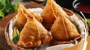 ज्यादा मात्रा में तेल सोखते हैं ये व्यंजन, खाने से पड़ सकते हैं बीमार