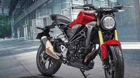भारत में लॉन्च हुई नई होंडा CB300R, प्रीमियम आउटलेट बिगविंग के माध्यम से होगी उपलब्ध भारत में लॉन्च हुई नई होंडा CB300R, प्रीमियम आउटलेट बिगविंग के माध्यम से होगी उपलब्ध