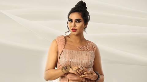 अफगानिस्तानी क्रिकेटर से सगाई करने वाली थीं अर्शी, तालिबान के कब्जे के बाद तोड़ेंगी रिश्ता अफगानिस्तानी क्रिकेटर से सगाई करने वाली थीं अर्शी, तालिबान के कब्जे के बाद तोड़ेंगी रिश्ता