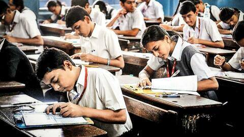 UP Board Calendar 2022-23: मार्च में होंगी बोर्ड परीक्षाएं, कक्षा 9-10 के परीक्षा पैटर्न में बदलाव UP Board Calendar 2022-23: मार्च में होंगी बोर्ड परीक्षाएं, कक्षा 9-10 के परीक्षा पैटर्न में बदलाव