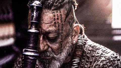 संजय दत्त ने प्रतिदिन 25 किलो का कवच पहनकर की 'KGF चैप्टर 2' की शूटिंग संजय दत्त ने प्रतिदिन 25 किलो का कवच पहनकर की 'KGF चैप्टर 2' की शूटिंग