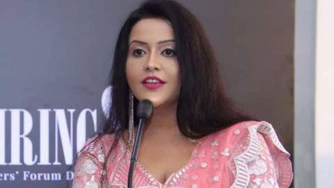 देवेंद्र फडणवीस की पत्नी का दावा- मुंबई में ट्रैफिक के कारण हो रहे 3 प्रतिशत तलाक देवेंद्र फडणवीस की पत्नी का दावा- मुंबई में ट्रैफिक के कारण हो रहे 3 प्रतिशत तलाक