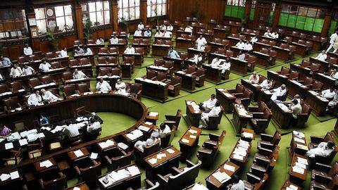 महाराष्ट्र विधानसभा में कोरोना वायरस का प्रकोप, 2 मंत्रियों सहित 55 लोग निकले संक्रमित महाराष्ट्र विधानसभा में कोरोना वायरस का प्रकोप, 2 मंत्रियों सहित 55 लोग निकले संक्रमित