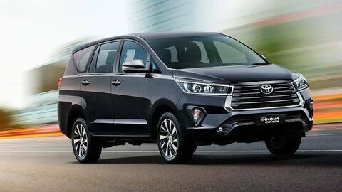इनोवा बनी देश की सबसे पसंदीदा MPV, फेसलिफ्ट वेरिएंट में जल्द देगी दस्तक इनोवा बनी देश की सबसे पसंदीदा MPV, फेसलिफ्ट वेरिएंट में जल्द देगी दस्तक