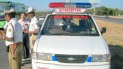 बेंगलुरू: शख्स को बोनट पर लटकाकर एक किलोमीटर तक ले गई महिला चालक, वीडियो वायरल