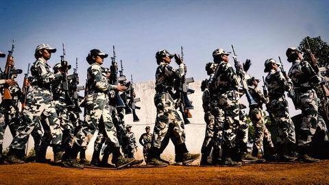 पहली बार अति महत्वपूर्ण लोगों की सुरक्षा में तैनात होंगी CRPF की महिला सुरक्षाकर्मी पहली बार अति महत्वपूर्ण लोगों की सुरक्षा में तैनात होंगी CRPF की महिला सुरक्षाकर्मी