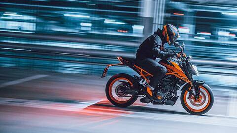 भारतीय सड़कों पर टेस्टिंग करते स्पॉट हुई नई KTM ड्यूक 200, इन फीचर्स से है लैस भारतीय सड़कों पर टेस्टिंग करते स्पॉट हुई नई KTM ड्यूक 200, इन फीचर्स से है लैस